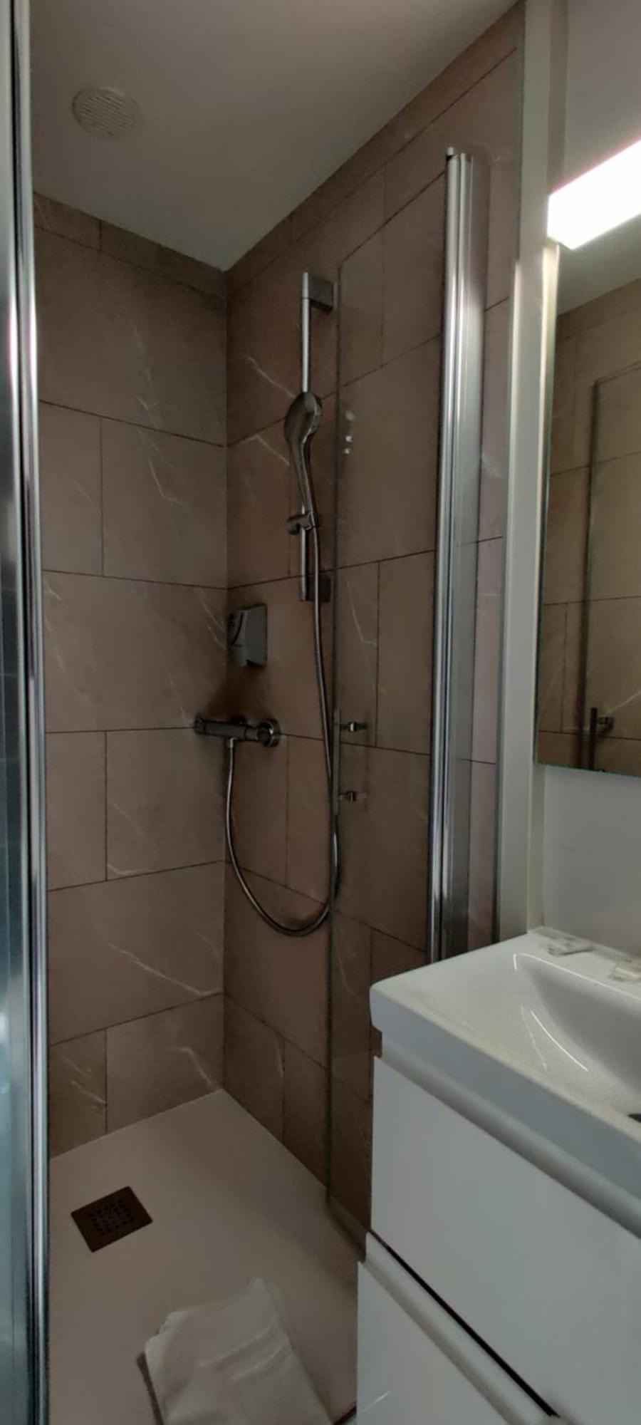 Logis Hotel Les Bleuets Роаян Екстериор снимка